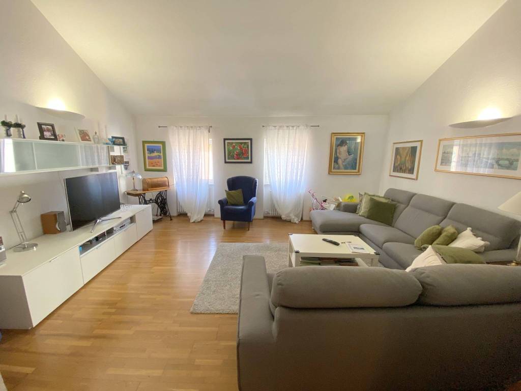 casa indipendente in vendita a Savona in zona Centro Storico