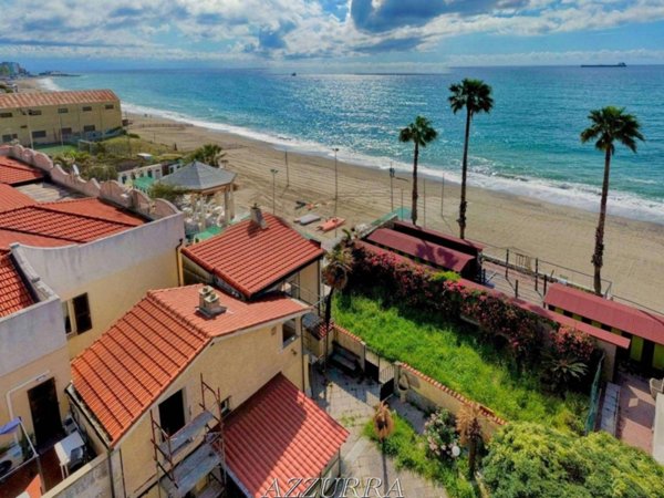 casa indipendente in vendita a Savona
