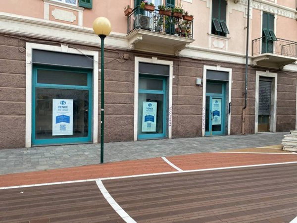 negozio in vendita a Savona