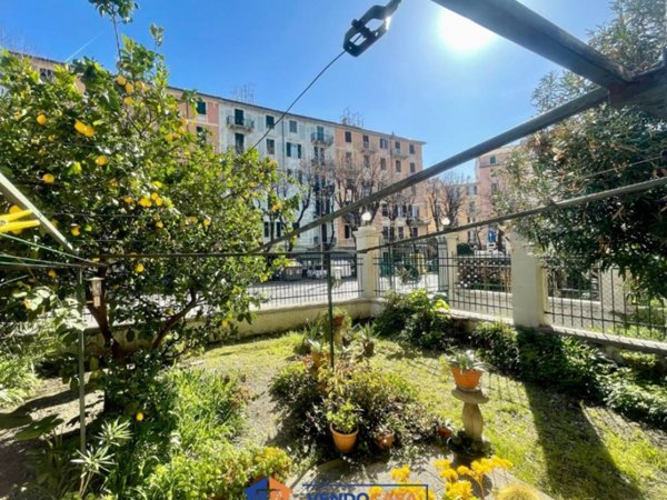 appartamento in vendita a Savona in zona Centro Storico