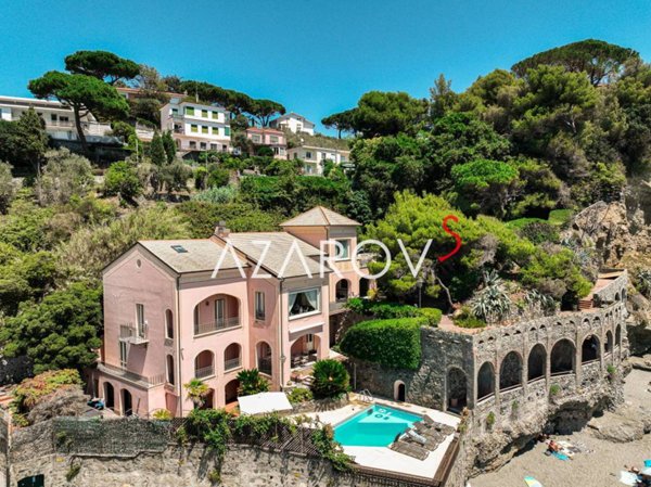 casa indipendente in vendita a Savona