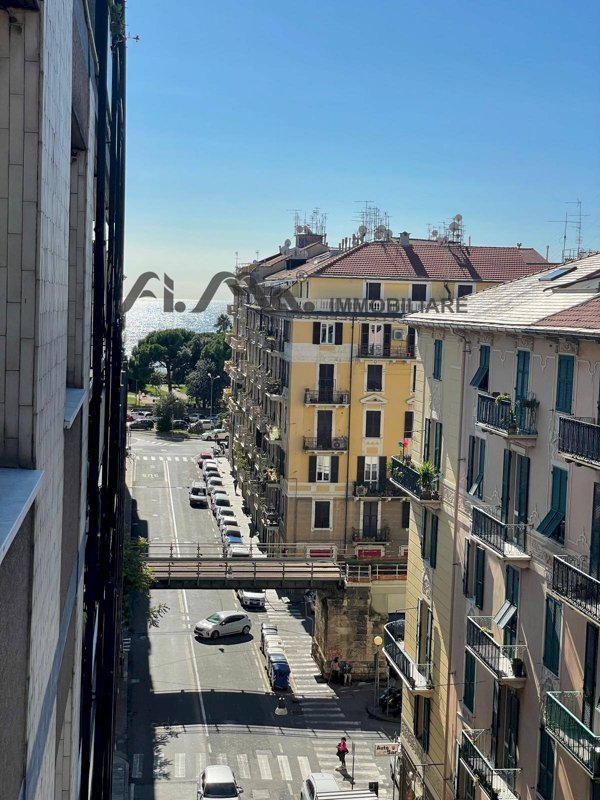 appartamento in vendita a Savona in zona Centro Storico