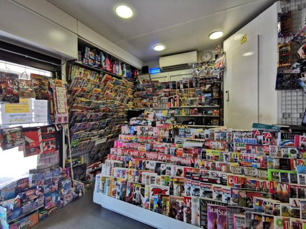 negozio in vendita a Savona in zona Centro Storico