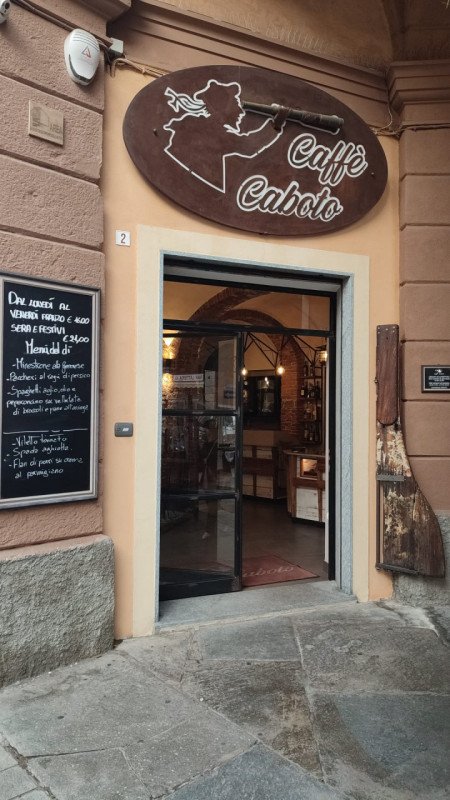 negozio in vendita a Savona in zona Centro Storico