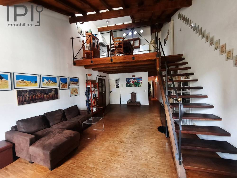 appartamento in vendita a Savona in zona Centro Storico