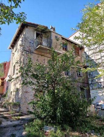 casa indipendente in vendita a Savona in zona Santuario