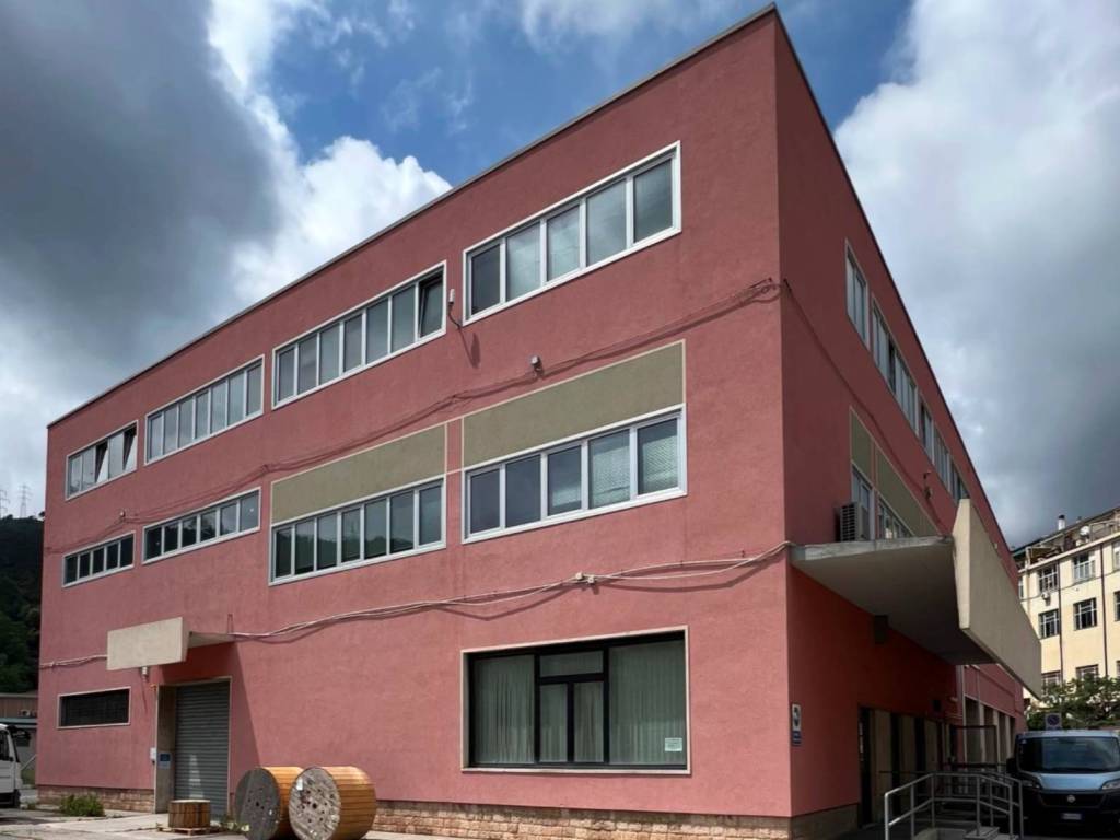 intera palazzina in vendita a Savona in zona Santuario
