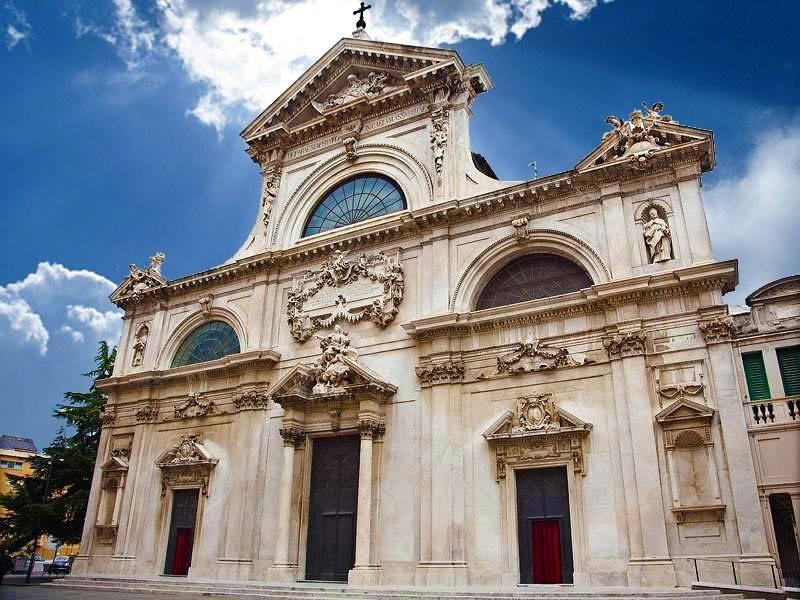 appartamento in vendita a Savona in zona Centro Storico