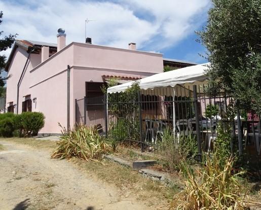 locale commerciale in vendita a Savona