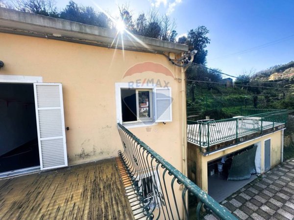 casa indipendente in vendita a Savona in zona Santuario