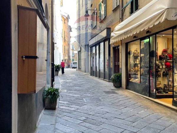 negozio in vendita a Savona in zona Centro Storico