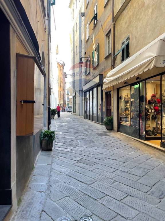 negozio in vendita a Savona in zona Centro Storico