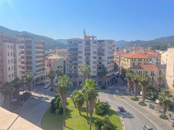 appartamento in vendita a Savona in zona Centro Storico