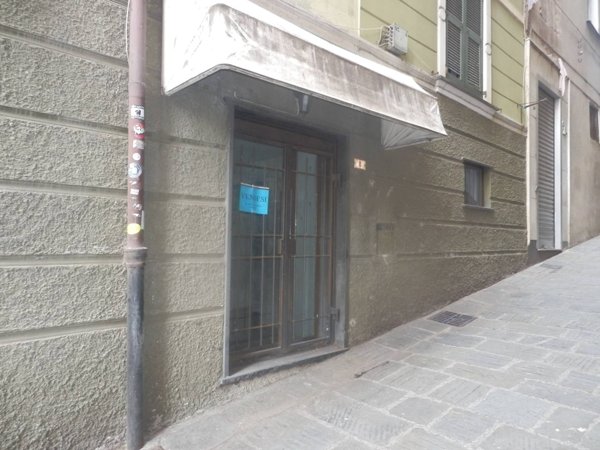 negozio in vendita a Savona in zona Centro Storico