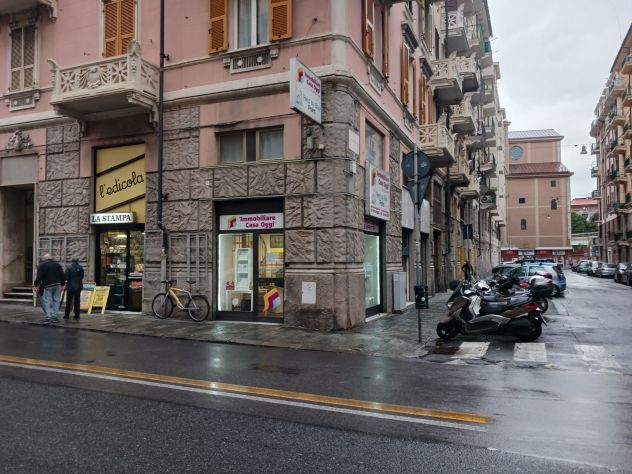 negozio in vendita a Savona in zona Centro Storico