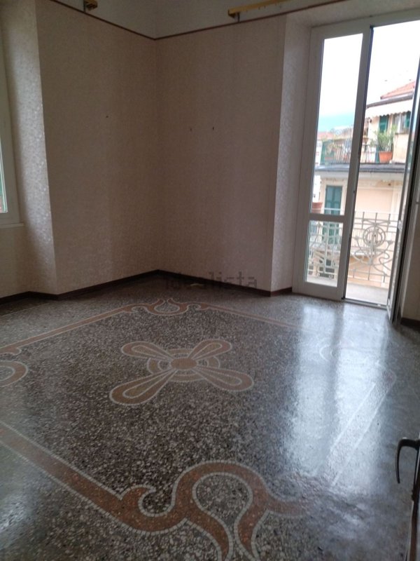appartamento in vendita a Savona in zona Centro Storico