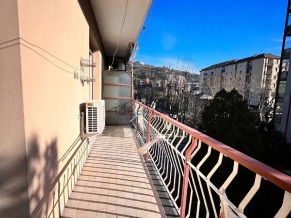 appartamento in vendita a Savona in zona Montemoro