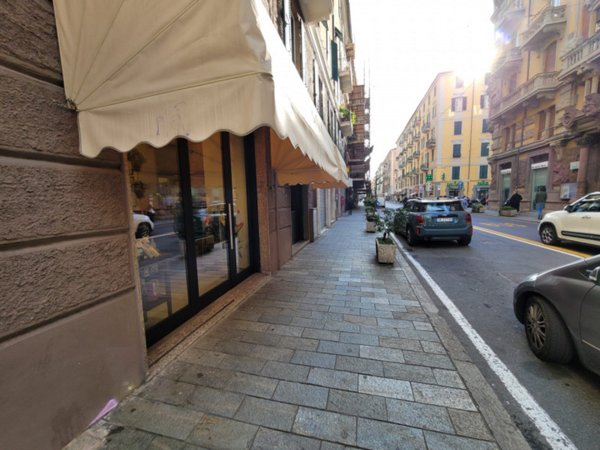 negozio in vendita a Savona