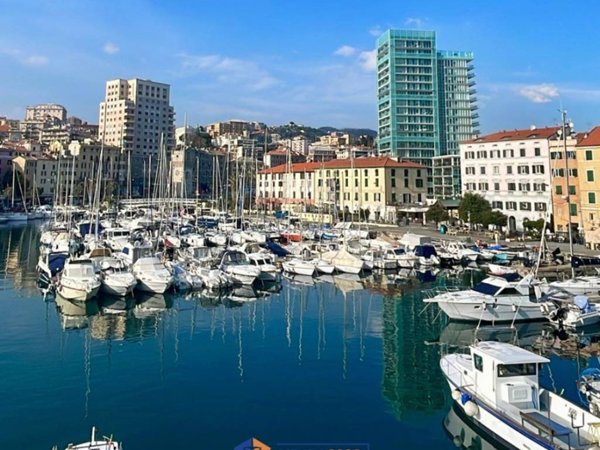 appartamento in vendita a Savona in zona Centro Storico