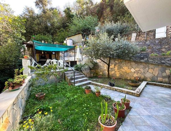 casa indipendente in vendita a Savona in zona Santuario