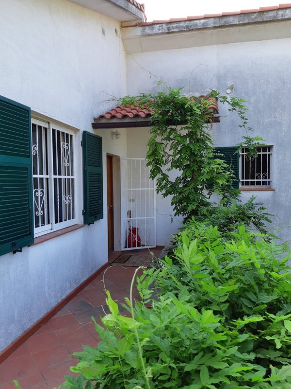 casa indipendente in vendita a Savona