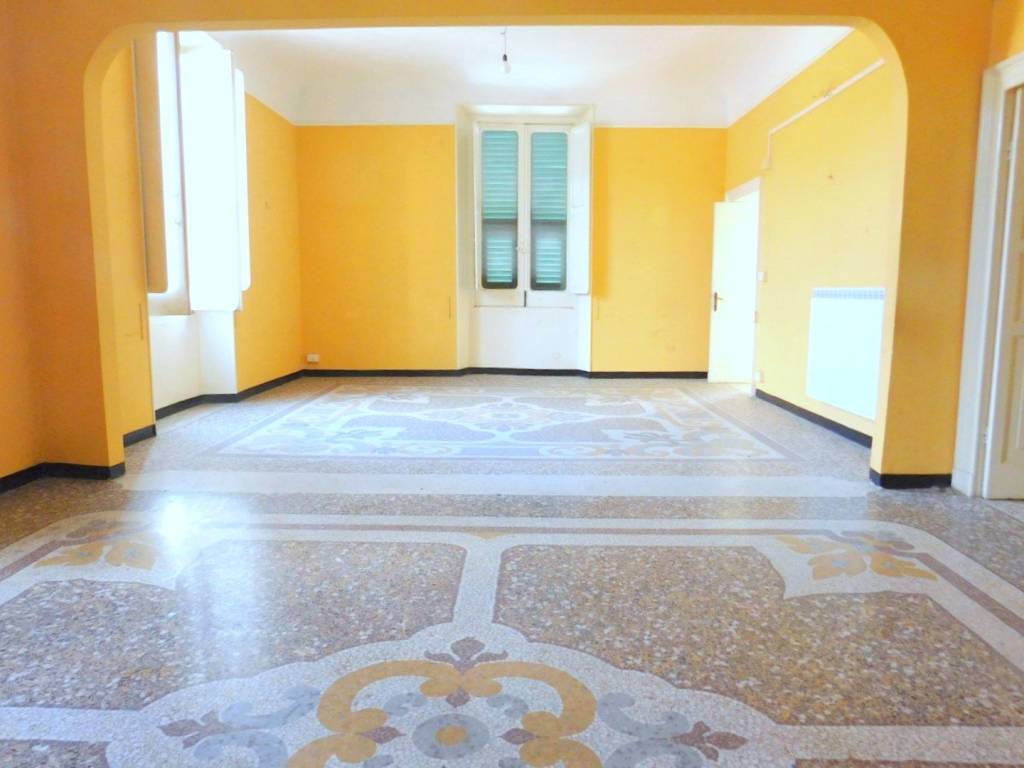 appartamento in vendita a Savona in zona Centro Storico