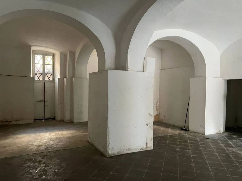 negozio in vendita a Savona in zona Centro Storico