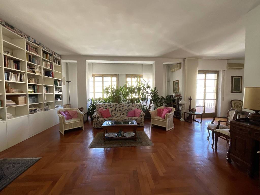 appartamento in vendita a Savona in zona Centro Storico