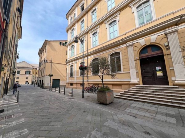 appartamento in vendita a Savona in zona Centro Storico