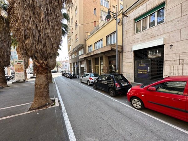 negozio in vendita a Savona