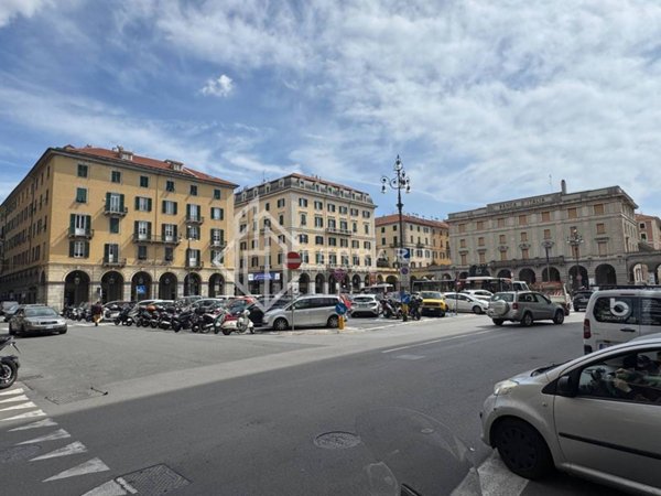 appartamento in vendita a Savona in zona Centro Storico