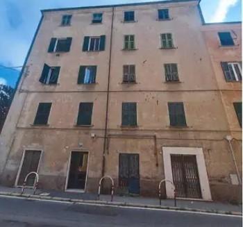 appartamento in vendita a Savona in zona Santuario