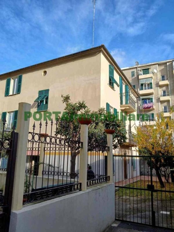 casa indipendente in vendita a Savona
