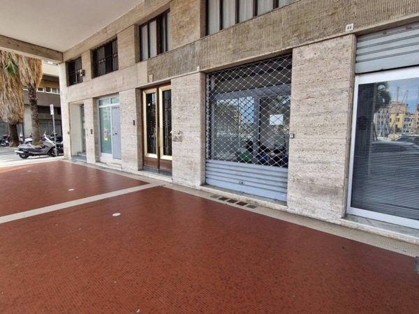 negozio in vendita a Savona in zona Centro Storico