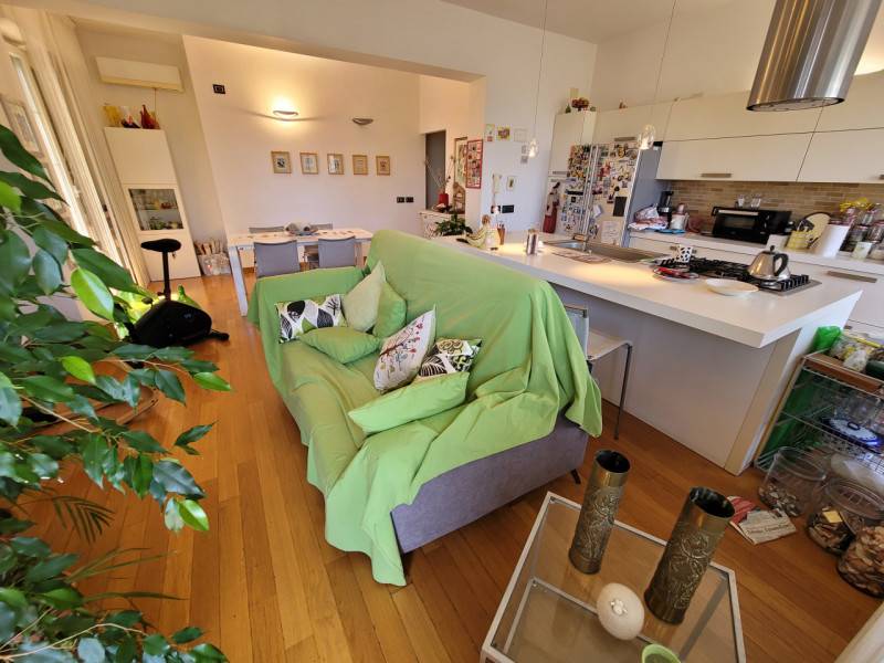 casa indipendente in vendita a Savona