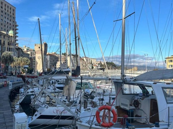 negozio in vendita a Savona in zona Centro Storico