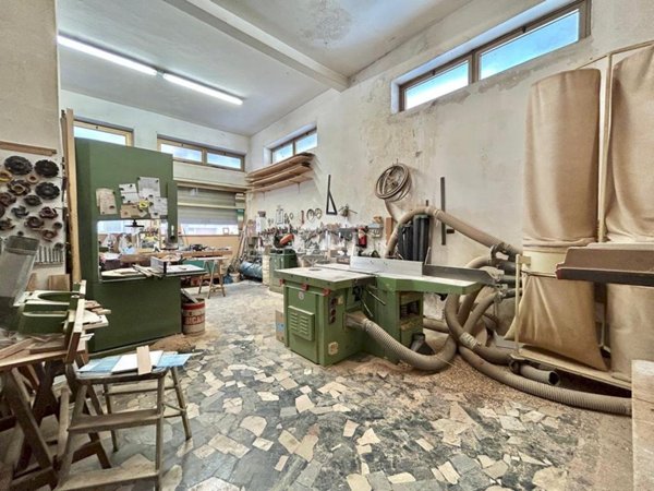 negozio in vendita a Savona