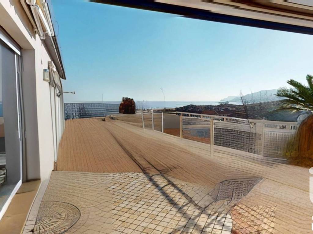 appartamento in vendita a Savona in zona Centro Storico