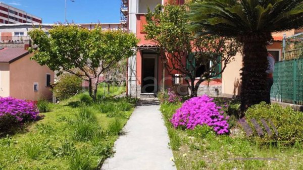 appartamento in vendita a Savona in zona Centro Storico