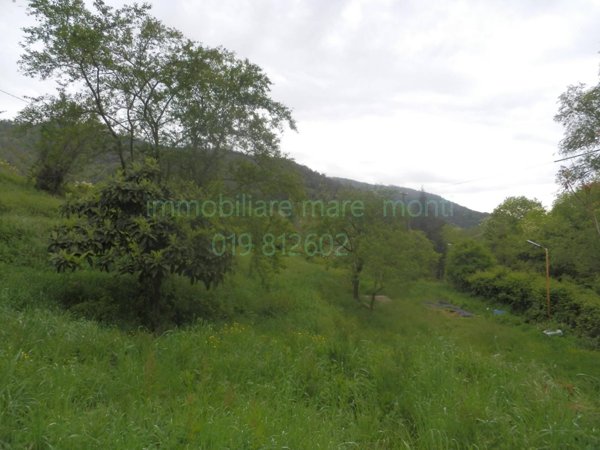 casa indipendente in vendita a Savona in zona Montemoro