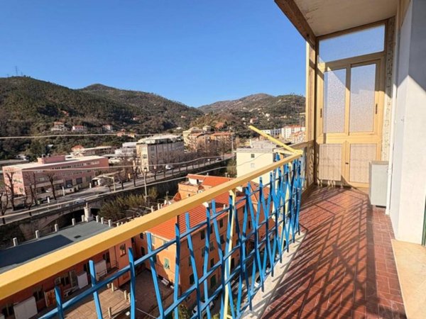 appartamento in vendita a Savona in zona Montemoro