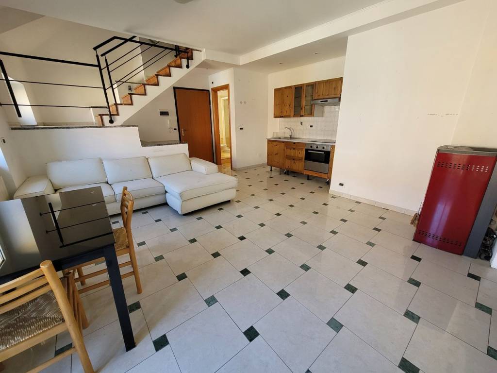 appartamento in vendita a Savona in zona Santuario