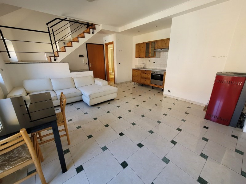 appartamento in vendita a Savona in zona Santuario
