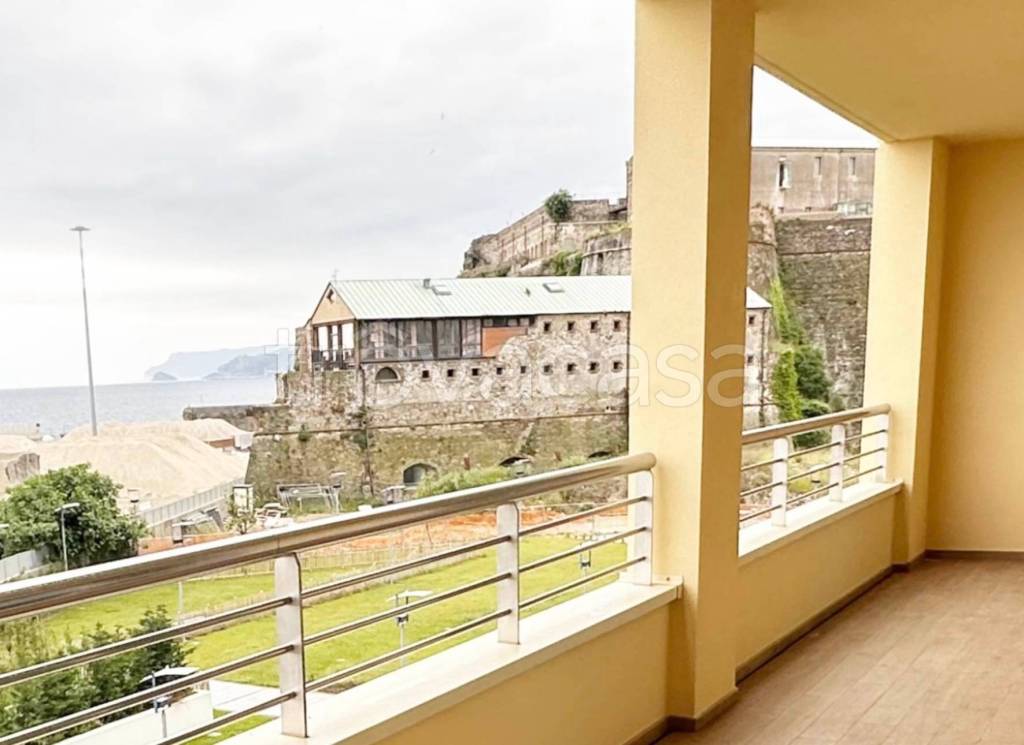 appartamento in vendita a Savona in zona Centro Storico