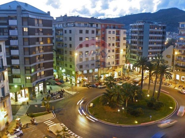 appartamento in vendita a Savona in zona Centro Storico