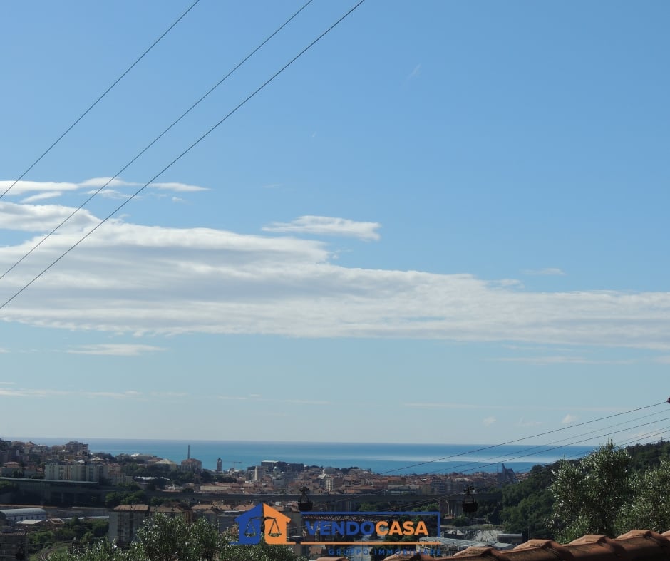 casa indipendente in vendita a Savona in zona Centro Storico