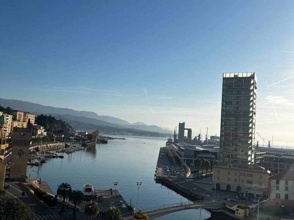 appartamento in vendita a Savona in zona Centro Storico