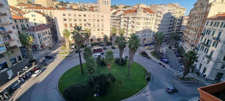 appartamento in vendita a Savona in zona Centro Storico