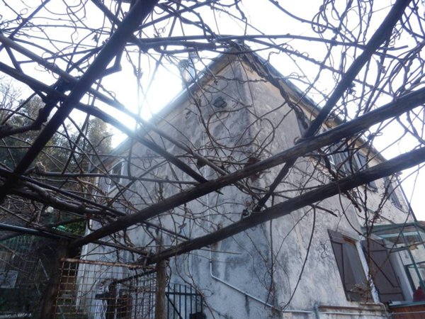 casa indipendente in vendita a Savona in zona Santuario