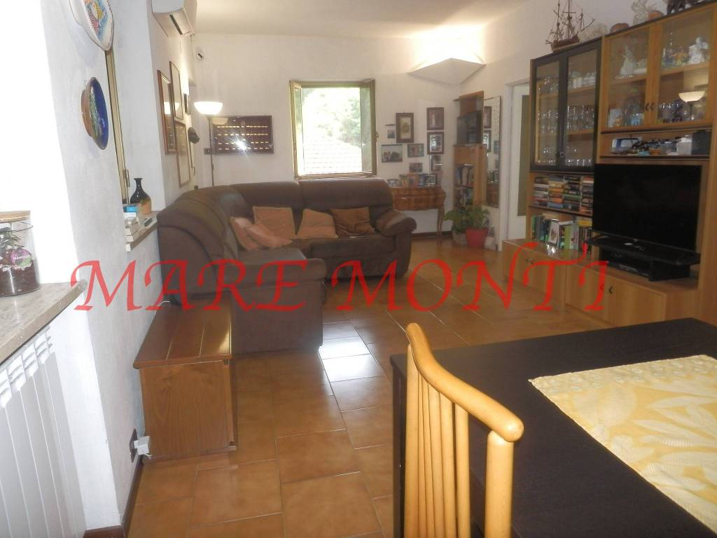 casa indipendente in vendita a Savona in zona Santuario